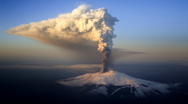 Etna: cratere sud est in eruzione